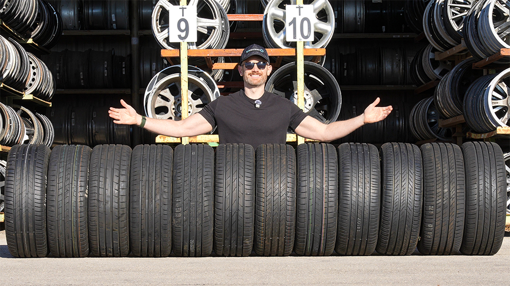 Jonathan Benson con gli pneumatici di prova