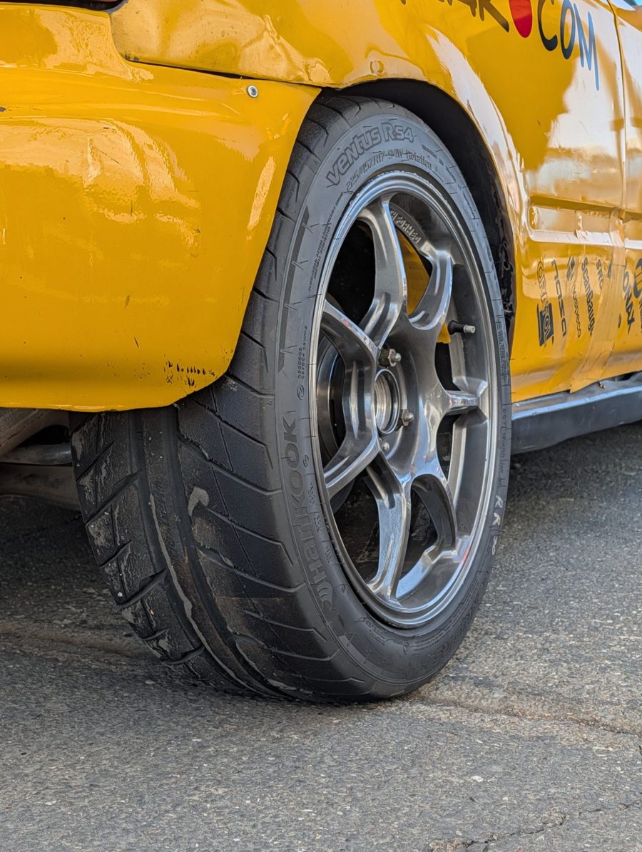 Hankook Ventus RS4 al posteriore della Civic